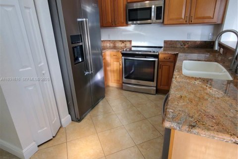 Adosado en venta en Tamarac, Florida, 2 dormitorios, 100.06 m2 № 1990341 - foto 3