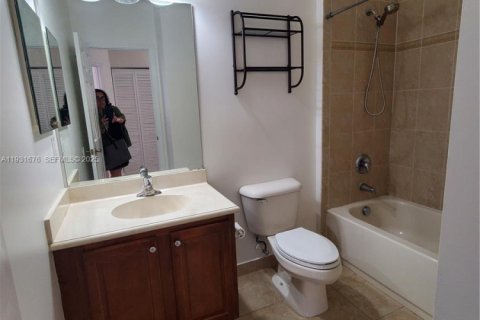 Adosado en venta en Tamarac, Florida, 2 dormitorios, 100.06 m2 № 1990341 - foto 9