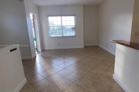 Adosado en venta en Tamarac, Florida, 2 dormitorios, 100.06 m2 № 1990341 - foto 5