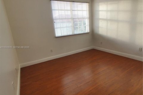 Adosado en venta en Tamarac, Florida, 2 dormitorios, 100.06 m2 № 1990341 - foto 10