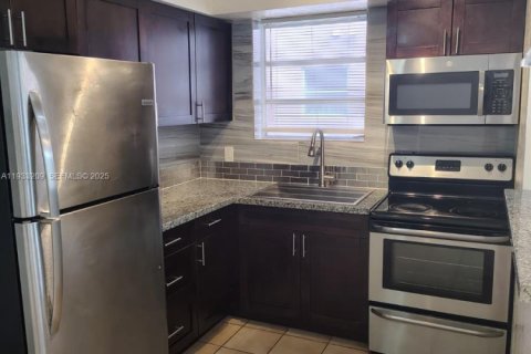 Villa ou maison à louer à Miami, Floride: 1 chambre, 65.03 m2 № 1991341 - photo 5