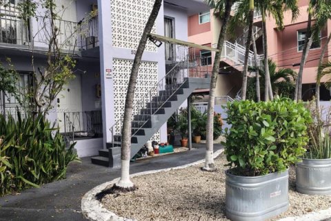 Villa ou maison à louer à Miami, Floride: 1 chambre, 65.03 m2 № 1991341 - photo 14