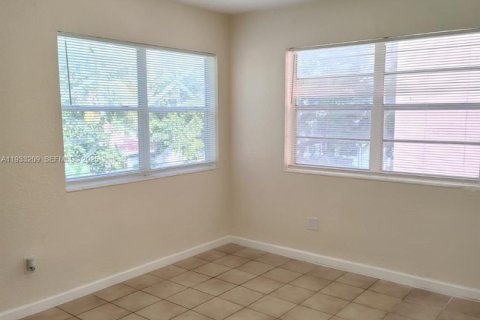 Villa ou maison à louer à Miami, Floride: 1 chambre, 65.03 m2 № 1991341 - photo 7