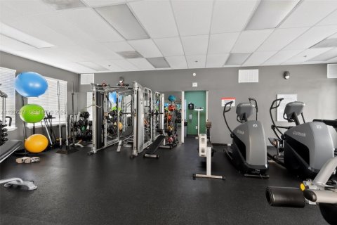 Condo in Miami Beach, Florida, 2 bedrooms  № 2049666 - photo 30