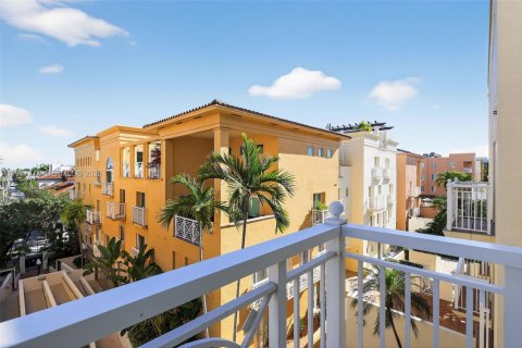 Condo in Miami Beach, Florida, 2 bedrooms  № 2049666 - photo 25