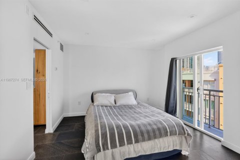 Condo in Miami Beach, Florida, 2 bedrooms  № 2049666 - photo 18