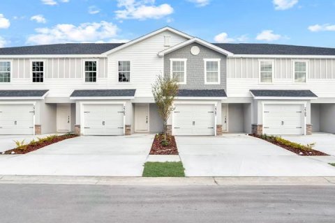 Adosado en venta en Plant City, Florida, 3 dormitorios, 159.14 m2 № 1914379 - foto 1