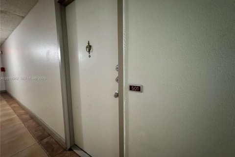 Снять в аренду кондоминиум в Хайалиа, Флорида 2 спальни, 90.86м2, № 2091142 - фото 16