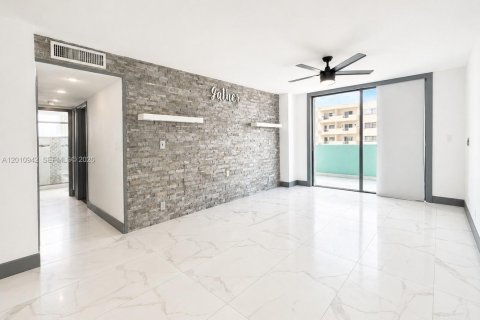 Снять в аренду кондоминиум в Хайалиа, Флорида 2 спальни, 90.86м2, № 2091142 - фото 7