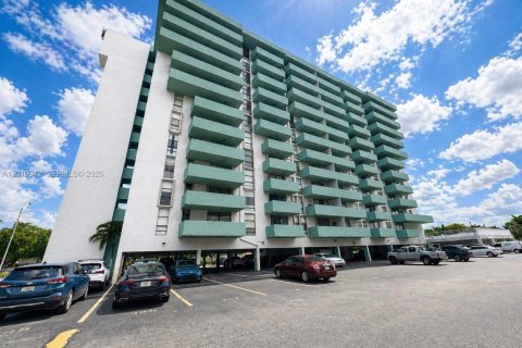 Снять в аренду кондоминиум в Хайалиа, Флорида 2 спальни, 90.86м2, № 2091142 - фото 17