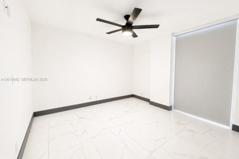 Снять в аренду кондоминиум в Хайалиа, Флорида 2 спальни, 90.86м2, № 2091142 - фото 10
