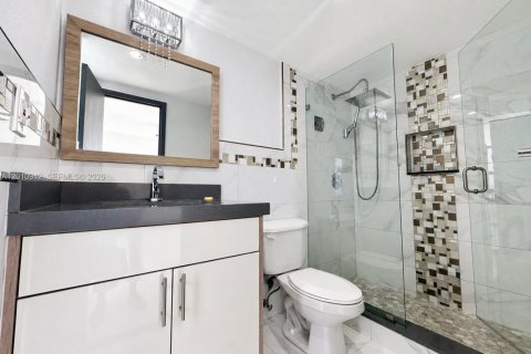 Снять в аренду кондоминиум в Хайалиа, Флорида 2 спальни, 90.86м2, № 2091142 - фото 9