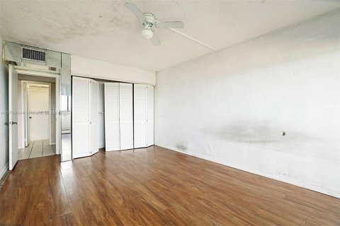 Condo in Lauderhill, Florida, 1 bedroom  № 1487890 - photo 15
