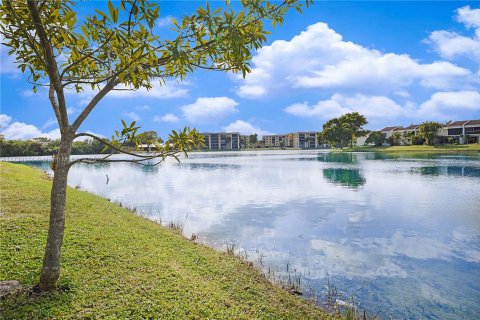 Condo in Lauderhill, Florida, 1 bedroom  № 1487890 - photo 26