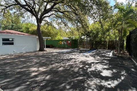 Villa ou maison à louer à Miami, Floride: 2 chambres, 142.7 m2 № 2036887 - photo 2