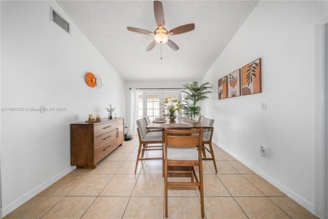 Купить виллу или дом в Майами, Флорида 4 спальни, 151.06м2, № 1924966 - фото 21