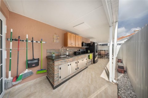 Купить виллу или дом в Майами, Флорида 4 спальни, 151.06м2, № 1924966 - фото 19