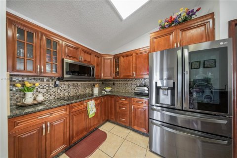 Купить виллу или дом в Майами, Флорида 4 спальни, 151.06м2, № 1924966 - фото 2