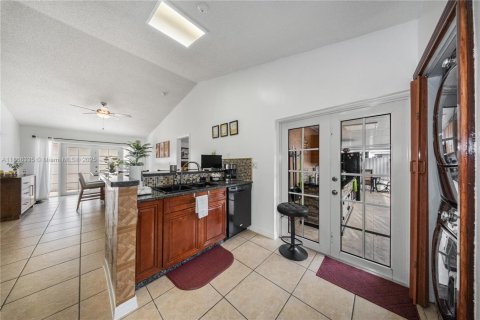 Купить виллу или дом в Майами, Флорида 4 спальни, 151.06м2, № 1924966 - фото 4