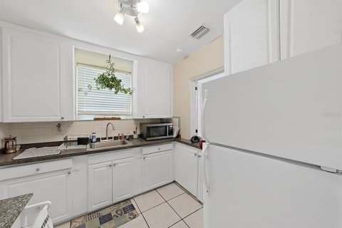 Villa ou maison à vendre à Saint Petersburg, Floride: 2 chambres, 96.25 m2 № 2210417 - photo 11
