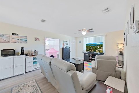 Villa ou maison à vendre à Saint Petersburg, Floride: 2 chambres, 96.25 m2 № 2210417 - photo 22