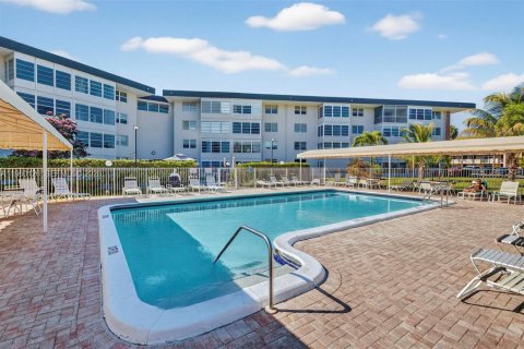 Copropriété à vendre à Lauderdale Lakes, Floride: 1 chambre, 71.35 m2 № 2023736 - photo 30