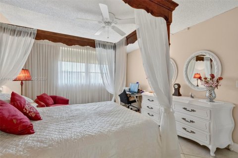Copropriété à vendre à Lauderdale Lakes, Floride: 1 chambre, 71.35 m2 № 2023736 - photo 14