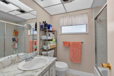 Copropriété à vendre à Lauderdale Lakes, Floride: 1 chambre, 71.35 m2 № 2023736 - photo 17