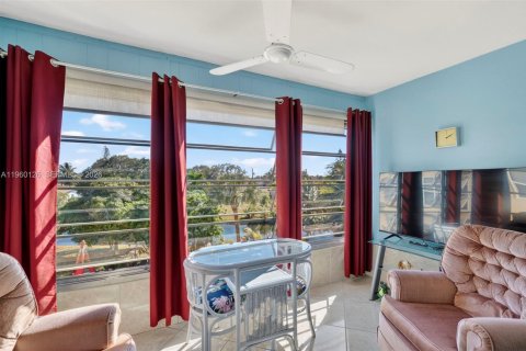 Copropriété à vendre à Lauderdale Lakes, Floride: 1 chambre, 71.35 m2 № 2023736 - photo 10