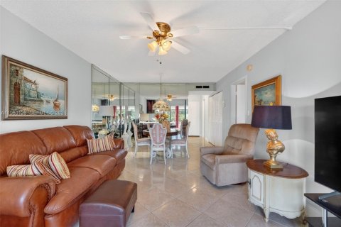 Copropriété à vendre à Lauderdale Lakes, Floride: 1 chambre, 71.35 m2 № 2023736 - photo 12