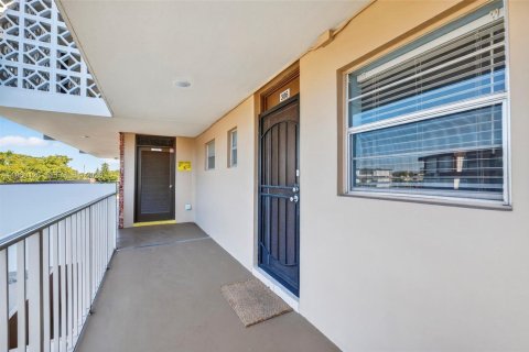 Copropriété à vendre à Lauderdale Lakes, Floride: 1 chambre, 71.35 m2 № 2023736 - photo 19