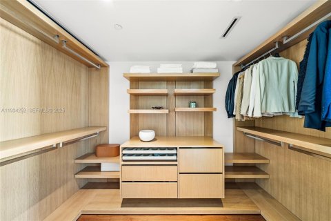 Купить кондоминиум в Майами, Флорида 2 спальни, 239.69м2, № 2035692 - фото 13