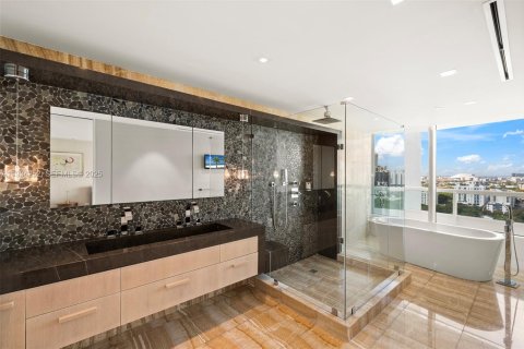 Купить кондоминиум в Майами, Флорида 2 спальни, 239.69м2, № 2035692 - фото 14