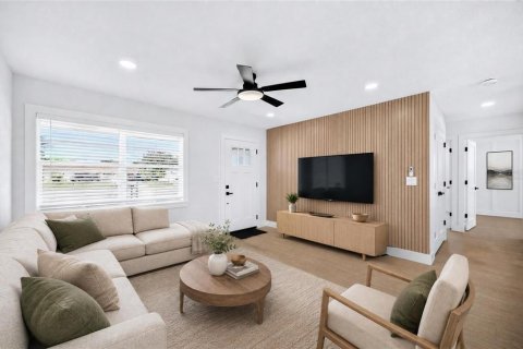 House in Saint Petersburg, Florida 3 bedrooms, 104.24 sq.m. № 2393938 - photo 7