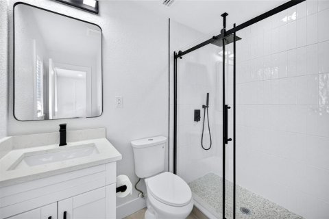 House in Saint Petersburg, Florida 3 bedrooms, 104.24 sq.m. № 2393938 - photo 25