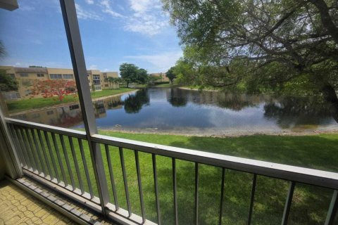 Copropriété à vendre à Tamarac, Floride: 2 chambres, 99.41 m2 № 2146317 - photo 17