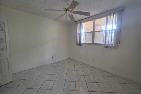 Copropriété à vendre à Tamarac, Floride: 2 chambres, 99.41 m2 № 2146317 - photo 14