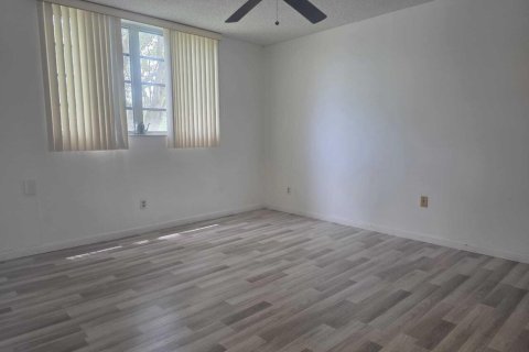 Copropriété à vendre à Tamarac, Floride: 2 chambres, 99.41 m2 № 2146317 - photo 10