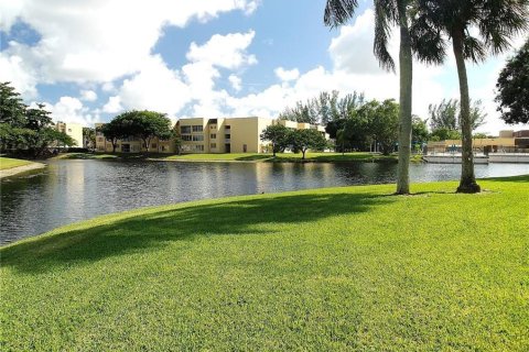 Copropriété à vendre à Tamarac, Floride: 2 chambres, 99.41 m2 № 2146317 - photo 20