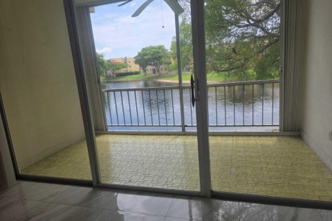 Copropriété à vendre à Tamarac, Floride: 2 chambres, 99.41 m2 № 2146317 - photo 18
