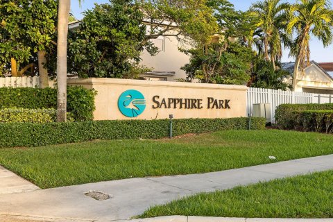 House in Miramar, Florida 3 bedrooms, 113.43 sq.m. № 1969752 - photo 29