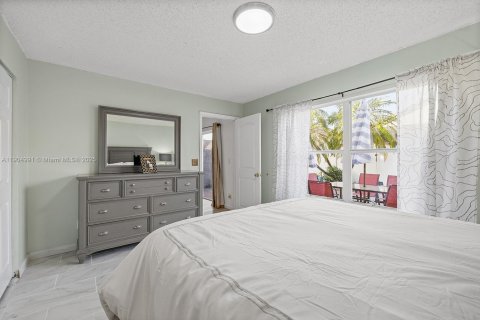 House in Miramar, Florida 3 bedrooms, 113.43 sq.m. № 1969752 - photo 14