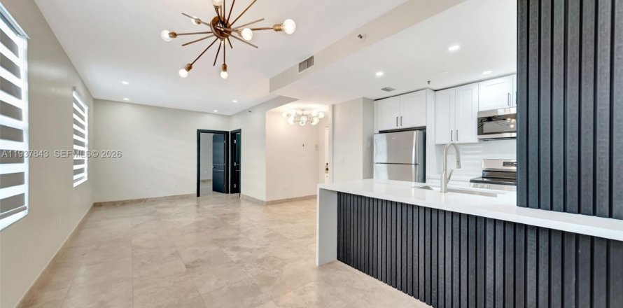 Condo in Miami Beach, Florida, 2 bedrooms  № 1995742