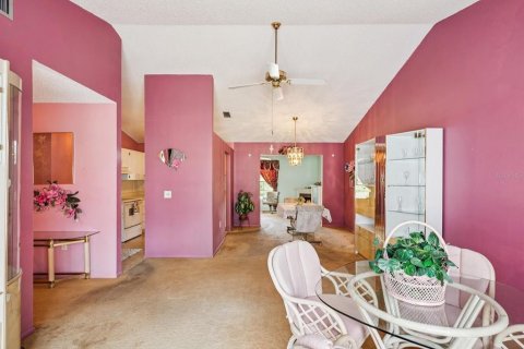 House in New Port Richey, Florida 2 bedrooms, 122.82 sq.m. № 1838539 - photo 9