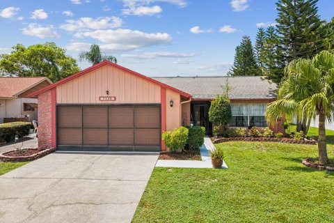 House in New Port Richey, Florida 2 bedrooms, 122.82 sq.m. № 1838539 - photo 2