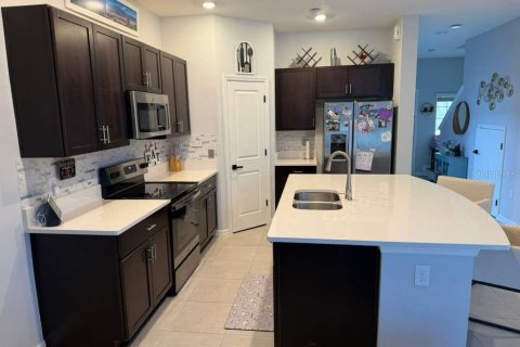 Touwnhouse à vendre à Kissimmee, Floride: 3 chambres, 127.55 m2 № 2150970 - photo 4
