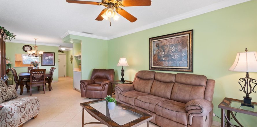 Condo in Stuart, Florida, 2 bedrooms № 2241140