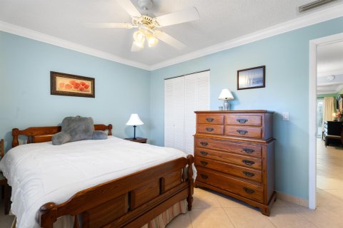 Condo in Stuart, Florida, 2 bedrooms № 2241140 - photo 27