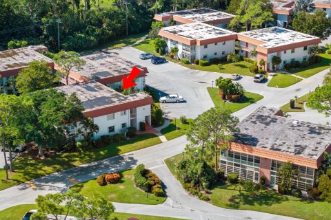 Condo in Stuart, Florida, 2 bedrooms № 2241140 - photo 5