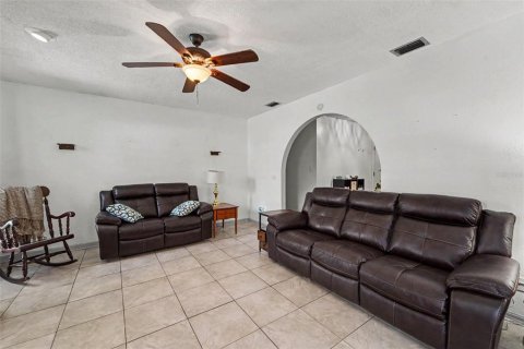 Casa en venta en Port Richey, Florida, 3 dormitorios, 156.45 m2 № 2345102 - foto 6